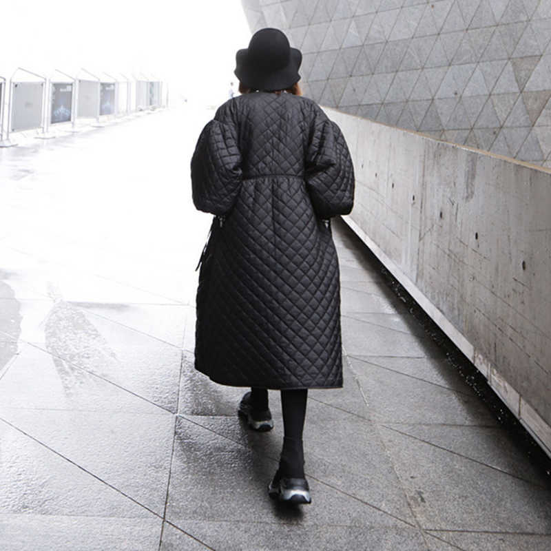 [EAM] Bandage Warm Irregular Cotton-padded Coat Long Sleeve Loose Fit Women Parkas Fashion Autumn Winter 1DD0731 210819