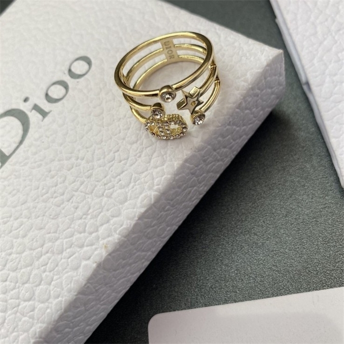 Dijia d family CD new small letter ring aggressive 14K color diamond brings you an alternative sense of fashion2, Golden;silver
Dijia d family CD new small letter ring aggressive 14K color diamond brings you an alternative sense of fashion2, Golden;silver