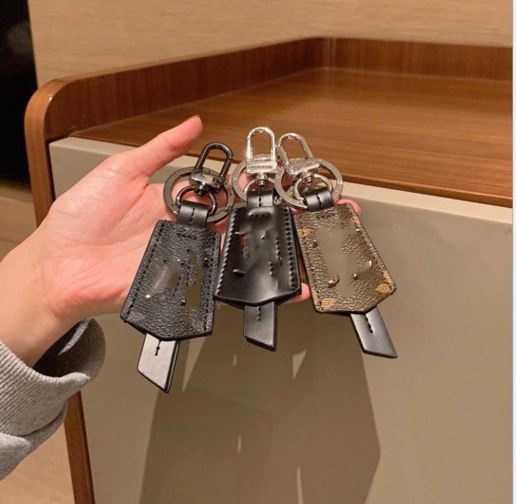 Luxury Keychains Key Rings Buckles WITH BOX lovers Car Keychain Handmade Leather Designer Men Women Bag Handbag Pendant Accessories Gifts
Luxury Keychains Key Rings Buckles WITH BOX lovers Car Keychain Handmade Leather Designer Men Women Bag Handbag Pendant Accessories Gifts