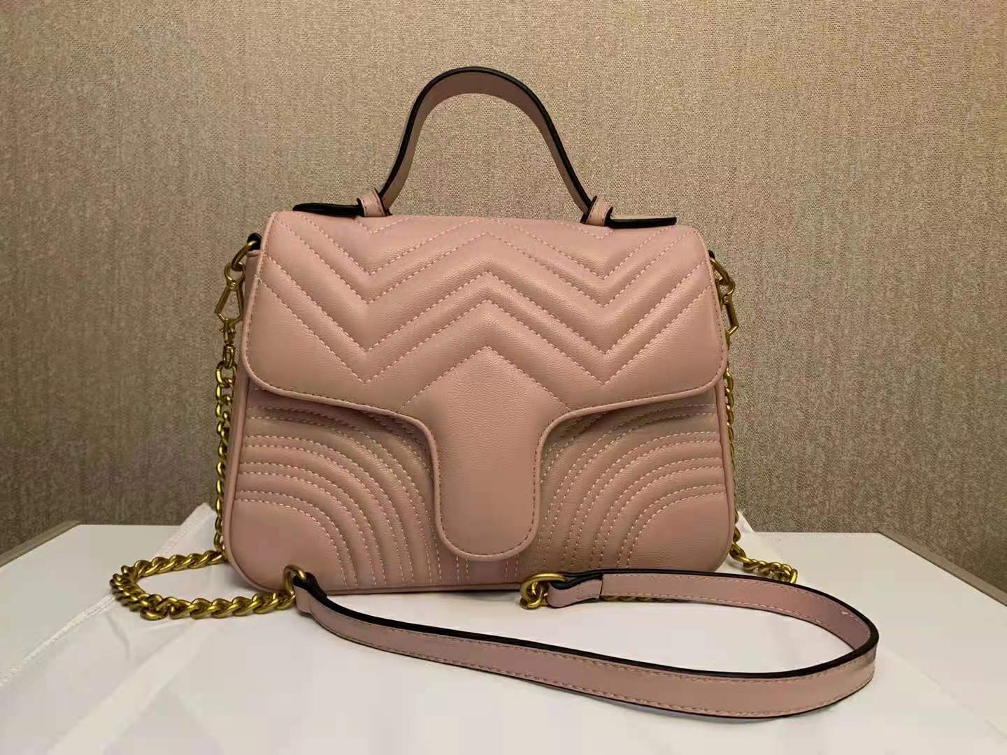 Fashion Women Shoulder Bags Lady Classic Ring Chain Crossbody Small Totes High Quality Girl Handbags Delicate Gift with Box
Fashion Women Shoulder Bags Lady Classic Ring Chain Crossbody Small Totes High Quality Girl Handbags Delicate Gift with Box