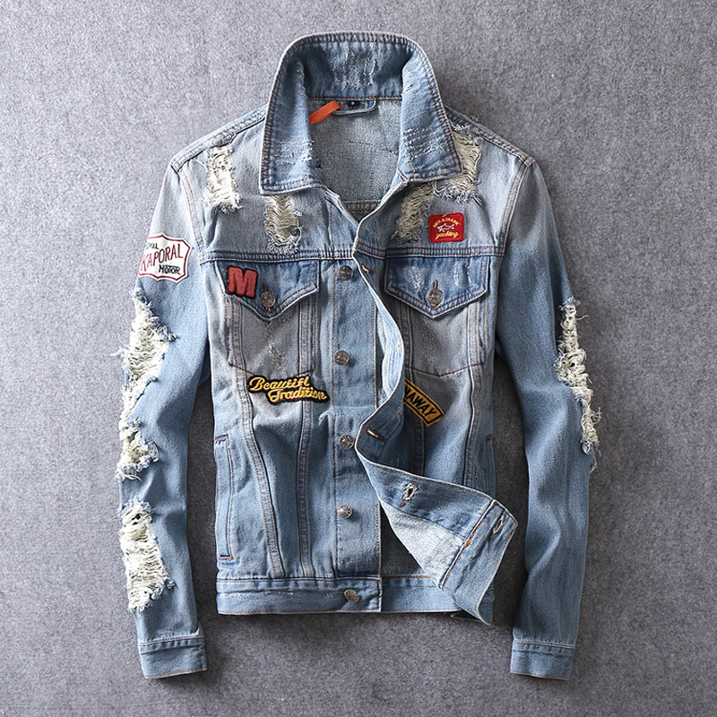 2021 New American Streetwear Fashion Light Blue Patches Spliced Destroyed Denim Jacket Men Coat Brand Hip Hop Jackets Hombre 03zy
2021 New American Streetwear Fashion Light Blue Patches Spliced Destroyed Denim Jacket Men Coat Brand Hip Hop Jackets Hombre 03zy