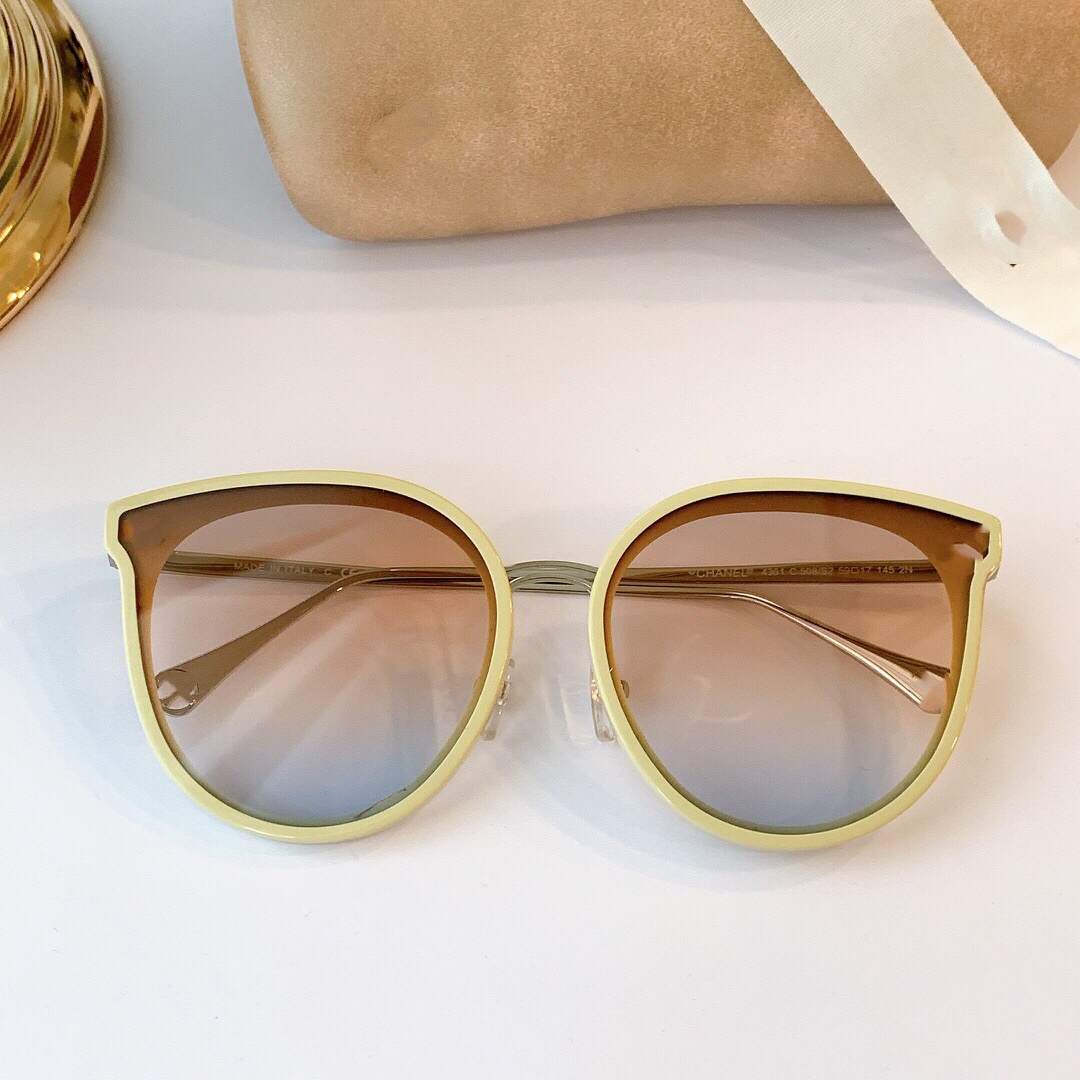 2021 New Women Fashion Irregular Gradient Sunglasses Color Gift Vintage Mirror Shades Eyewear
2021 New Women Fashion Irregular Gradient Sunglasses Color Gift Vintage Mirror Shades Eyewear