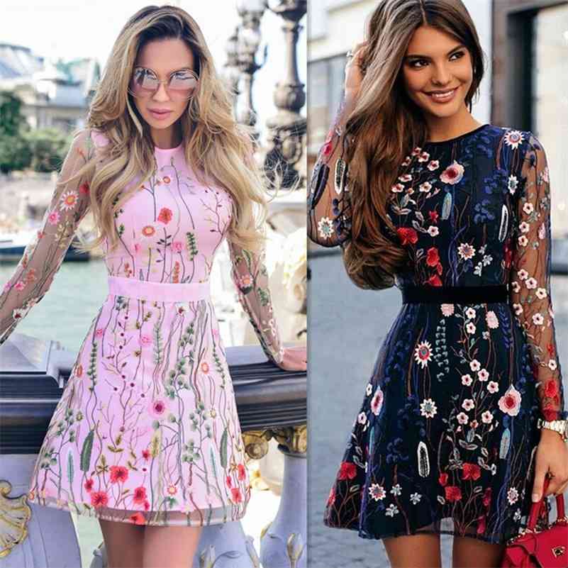 Style Mesh Patchwork Pink Flowers See Through Short Dress Birthday Party Celebrate Dress Nightclub Women Embroidery Dress 210630, E white
Style Mesh Patchwork Pink Flowers See Through Short Dress Birthday Party Celebrate Dress Nightclub Women Embroidery Dress 210630, E white