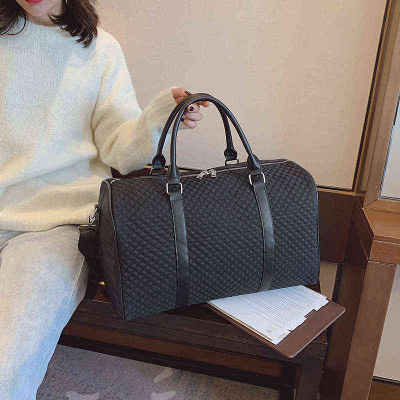 Luxury Women's Travel Bag Fashion Large Capacity Designer Overnight Bag Duffel Casual Nylon Lage Handbags High Quality 2022 Y220228, Black
Luxury Women's Travel Bag Fashion Large Capacity Designer Overnight Bag Duffel Casual Nylon Lage Handbags High Quality 2022 Y220228, Black