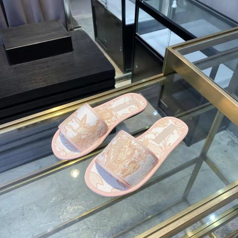 Women fashion summer lock shoes slipper Graffiti Sandals Women genuine cowhide leather Shoes with logo box Flat slippers Large size 35-42, Black
Women fashion summer lock shoes slipper Graffiti Sandals Women genuine cowhide leather Shoes with logo box Flat slippers Large size 35-42, Black