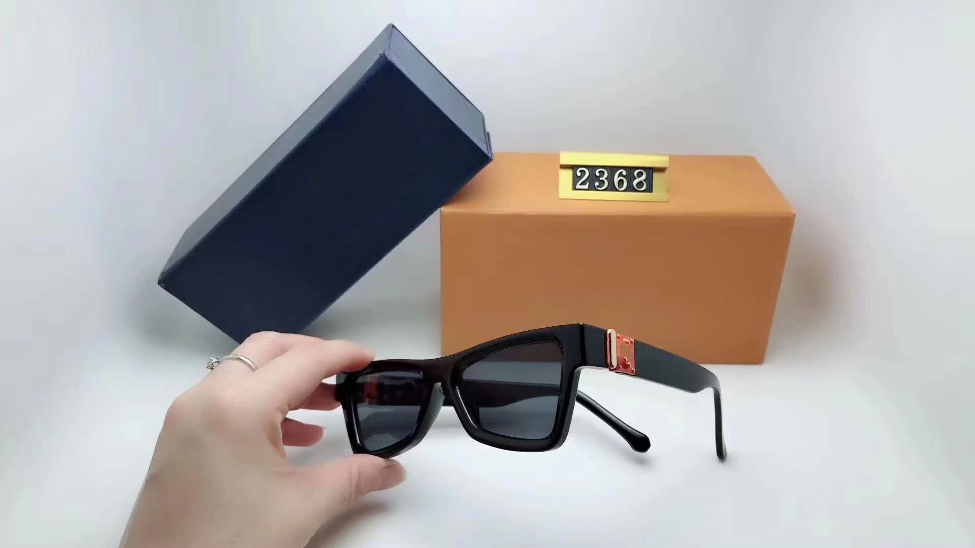 New Luxury Womens Mens Skepticals Sunglasses Millionaire Fashion Full Frame Ladies Vintage Retro Brand Designer Female Leisure Sun Glasses
New Luxury Womens Mens Skepticals Sunglasses Millionaire Fashion Full Frame Ladies Vintage Retro Brand Designer Female Leisure Sun Glasses