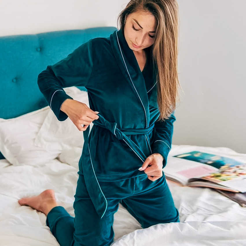 HECHAN Gray Velvet Pajamas Warm Long Sleeve Home Suit For Women Two Piece Set Thick Sleepwear Set Night Suit Sets Autumn Female 210924