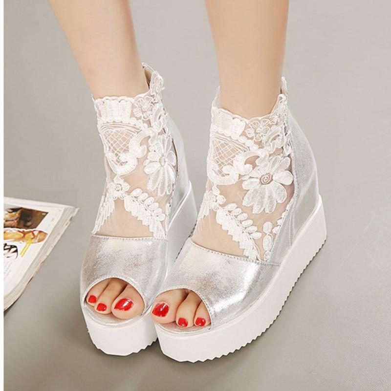 Robe chaussures 2021 Femmes Sandales de mariage Sandales Été Dames Fête High Talons High Talons épais Plate-forme Femme Pumps Femme Non-Slip Wome