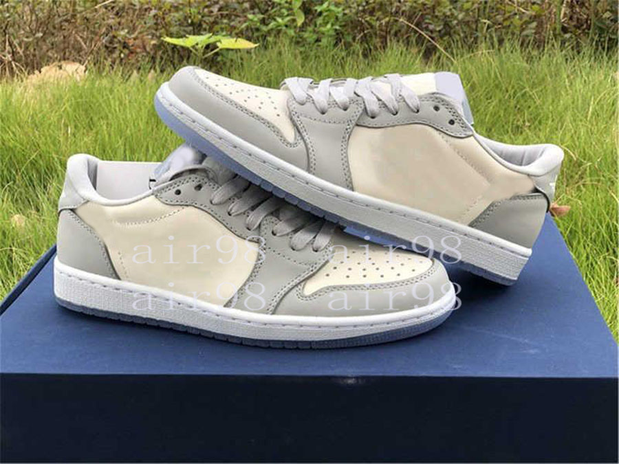Mens Womens Icy Translucent Jumpman 1s Low Top Running Shoes 1 Wolf Grey Sail White Outdoors Skateboard Trainers Sports Platform Sneakers Chaussures
Mens Womens Icy Translucent Jumpman 1s Low Top Running Shoes 1 Wolf Grey Sail White Outdoors Skateboard Trainers Sports Platform Sneakers Chaussures