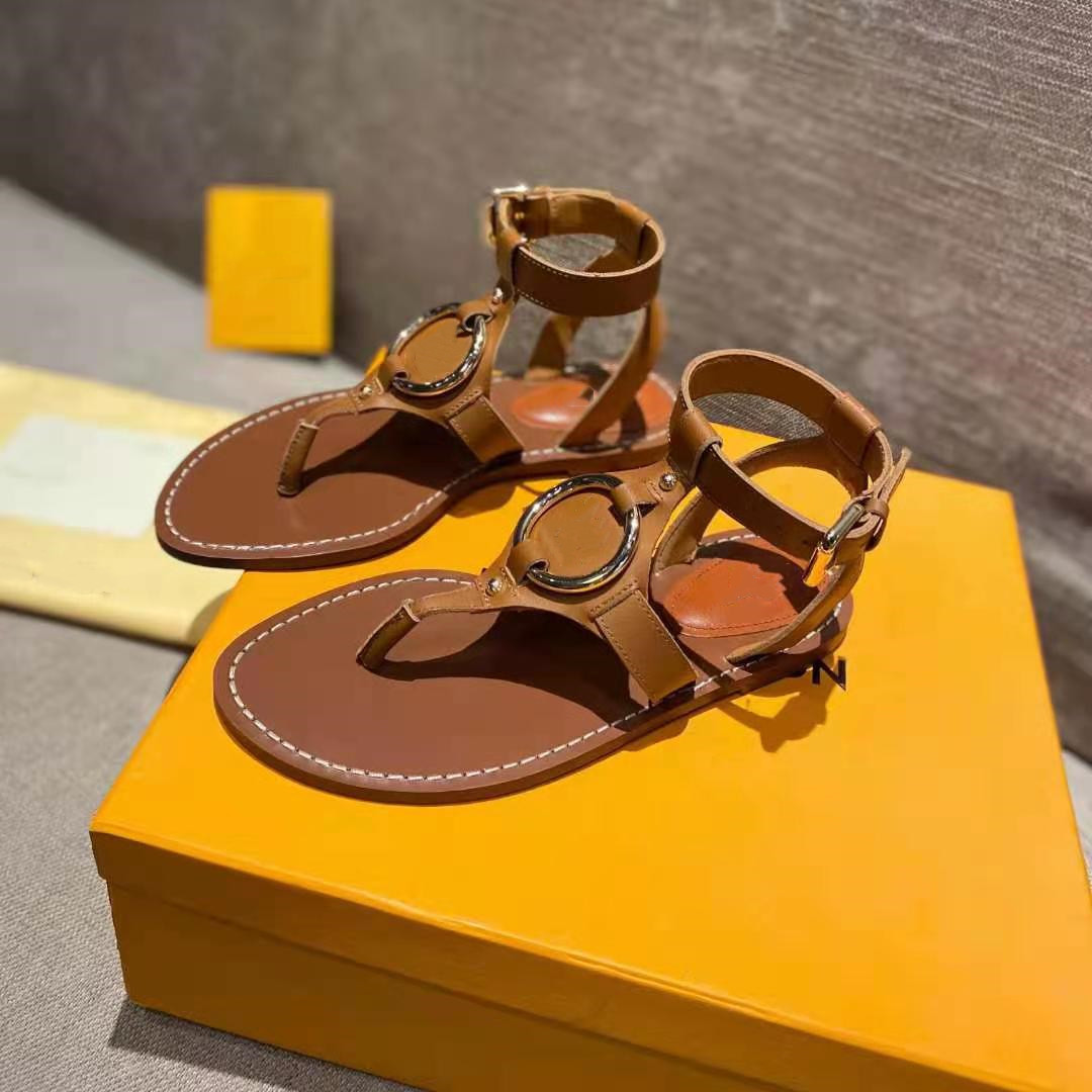 Newest Women Leather Sandals Gold-tone Metal Ring Faro Summer Designer Lady Ankle Strap Buckle Flat Rubber Outsole Sandal Size35-42, Shoes dustbag
Newest Women Leather Sandals Gold-tone Metal Ring Faro Summer Designer Lady Ankle Strap Buckle Flat Rubber Outsole Sandal Size35-42, Shoes dustbag