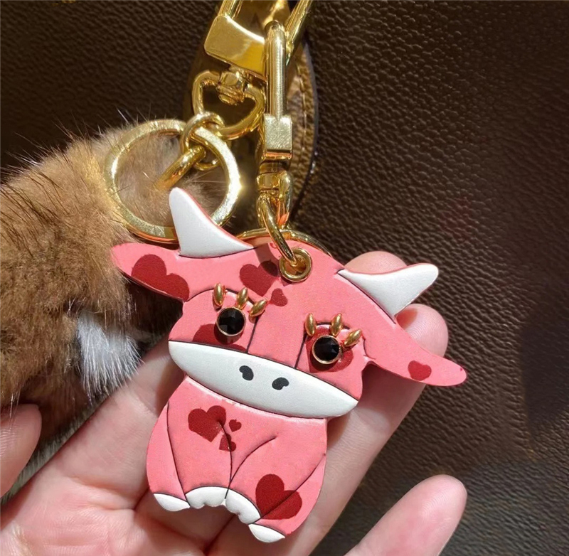 Fashion Designer Keychain Red Heart Pink Calf Cow Car Key Chain Rings Accessories Keychains Buckle Hanging Decoration for Bag with Box YSK02, Silver
Fashion Designer Keychain Red Heart Pink Calf Cow Car Key Chain Rings Accessories Keychains Buckle Hanging Decoration for Bag with Box YSK02, Silver