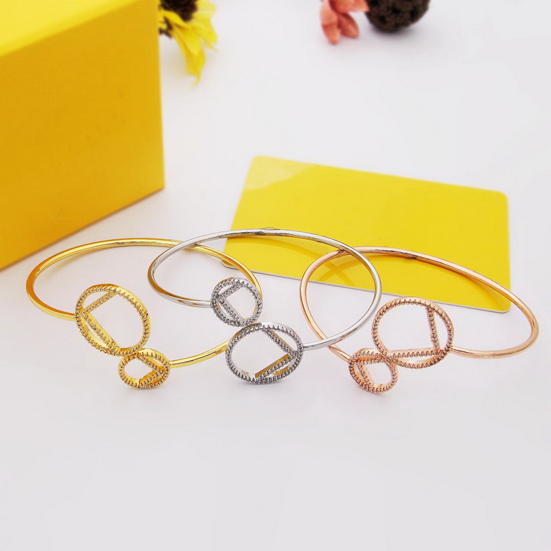 Europe AmericaTop Designer Jewelry Lady Women Brass Hollow Out Engraved Letter Settings Diamonds Double Round 18K Gold Bangle Bracelet 3 Color
Europe AmericaTop Designer Jewelry Lady Women Brass Hollow Out Engraved Letter Settings Diamonds Double Round 18K Gold Bangle Bracelet 3 Color