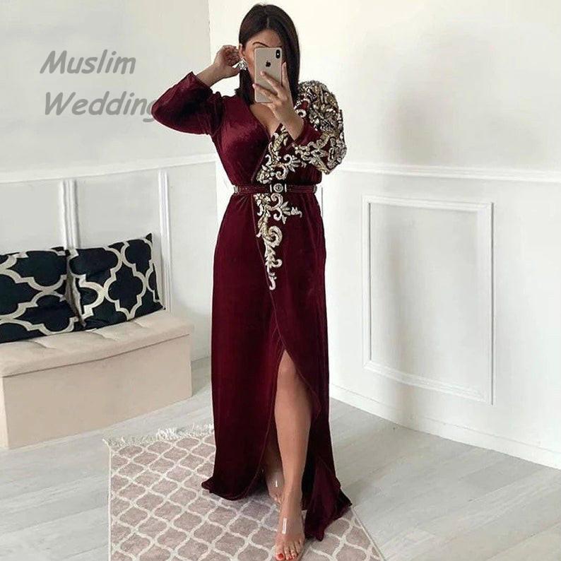 Modest Burgundy Evening Dress Long Formal Dress With Crystal Sexy V Neck Velvet Prom With Slits Long Sleeve Arabic Gowns, Black
Modest Burgundy Evening Dress Long Formal Dress With Crystal Sexy V Neck Velvet Prom With Slits Long Sleeve Arabic Gowns, Black