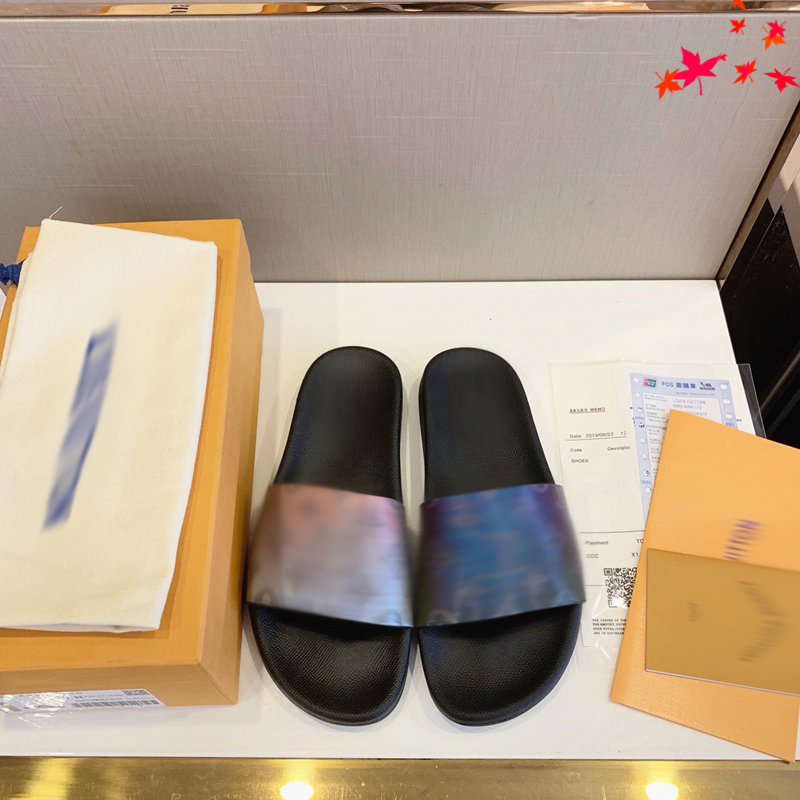 2021 Slipper Designer Slide Summer sandals Fashion Men Beach Indoor Flat Flip Flops Leather luxurys Shoes mens Slippers with box Size 39-45 -H113, Black
2021 Slipper Designer Slide Summer sandals Fashion Men Beach Indoor Flat Flip Flops Leather luxurys Shoes mens Slippers with box Size 39-45 -H113, Black
