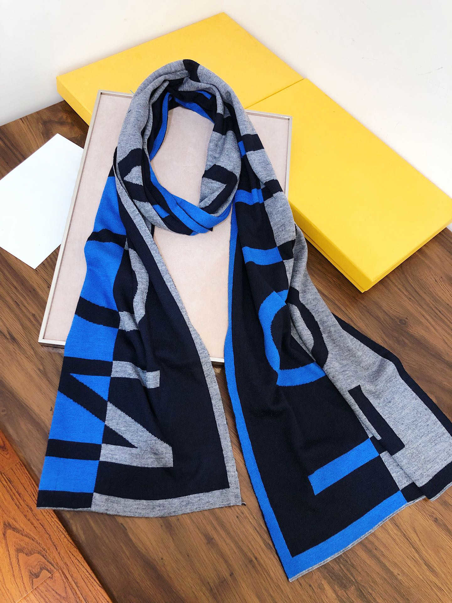Cashmere Men Man Printed Embroidery Style Digner Scarf Shawls Winter Print Satin Square Head Women Scarv Big Size 180*30 Cm
Cashmere Men Man Printed Embroidery Style Digner Scarf Shawls Winter Print Satin Square Head Women Scarv Big Size 180*30 Cm