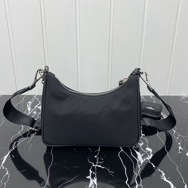 Ladies high-end luxury handbags, designer classic brand messenger bags, canvas nylon three-in-one design
Ladies high-end luxury handbags, designer classic brand messenger bags, canvas nylon three-in-one design