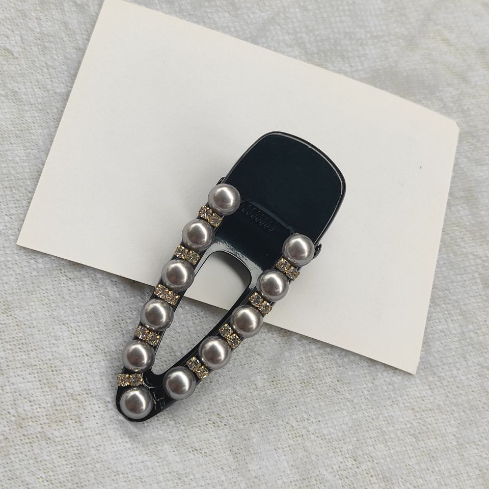 new fashion matel hair clips fashio Pearls and rhinestones hair clips symbo C Hair Accessories clips with Paper card, Golden;silver
new fashion matel hair clips fashio Pearls and rhinestones hair clips symbo C Hair Accessories clips with Paper card, Golden;silver