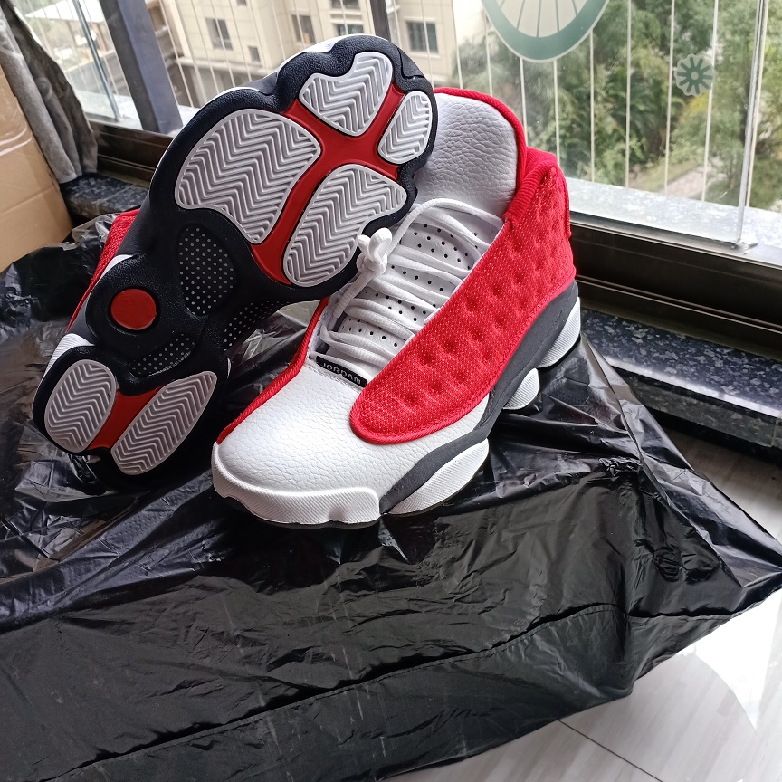 new 13 Gym Red/Flint Grey-White-Black Mens women Shoes 13 Red Flint sports sneakers DJ5982-600 With Box size US 7-13
new 13 Gym Red/Flint Grey-White-Black Mens women Shoes 13 Red Flint sports sneakers DJ5982-600 With Box size US 7-13
