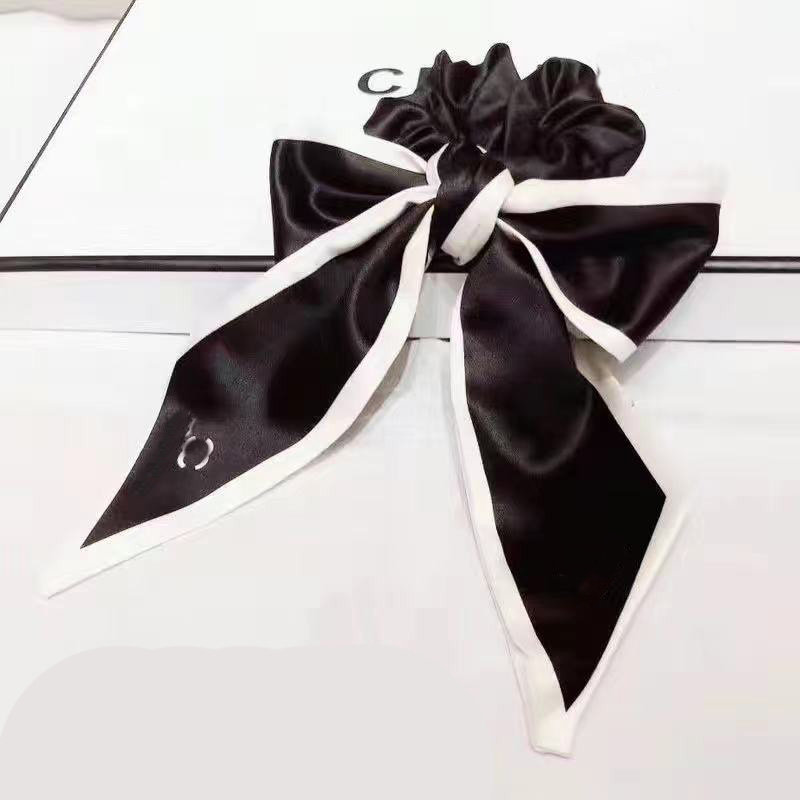 Scarves womens fashion rainbow scarf neckline Handbag decoration color Silk Scarfs Designers leopard pattern Four colors available, Blue;gray
Scarves womens fashion rainbow scarf neckline Handbag decoration color Silk Scarfs Designers leopard pattern Four colors available, Blue;gray