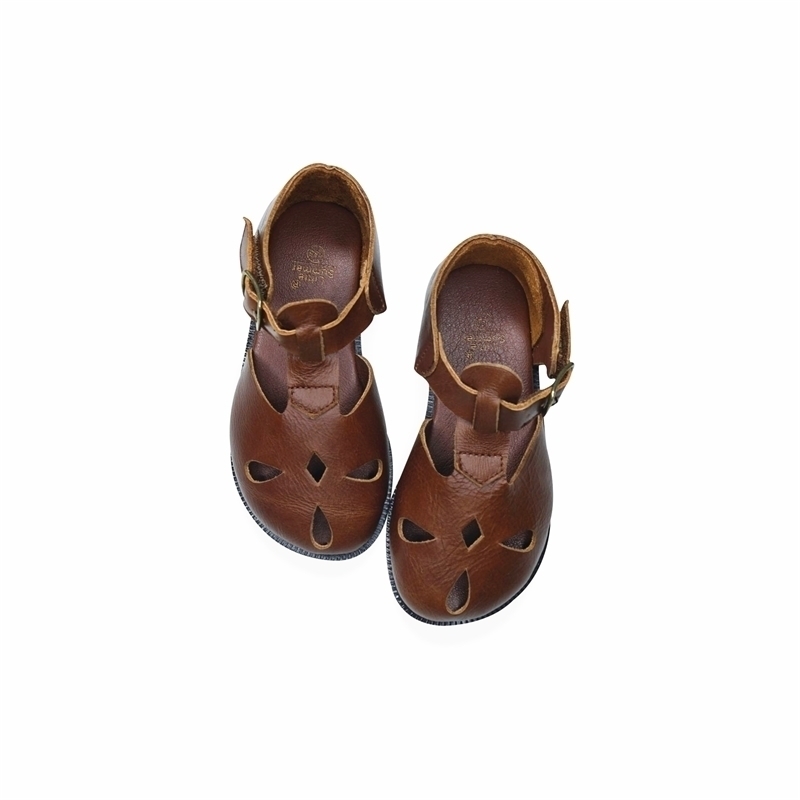 Cowhide Girls sandals Retro oil wax color Genuine Leather Baby Beach shoes kids Garden sandals Summer Children's sandals 6T 210312, Black;red
Cowhide Girls sandals Retro oil wax color Genuine Leather Baby Beach shoes kids Garden sandals Summer Children's sandals 6T 210312, Black;red