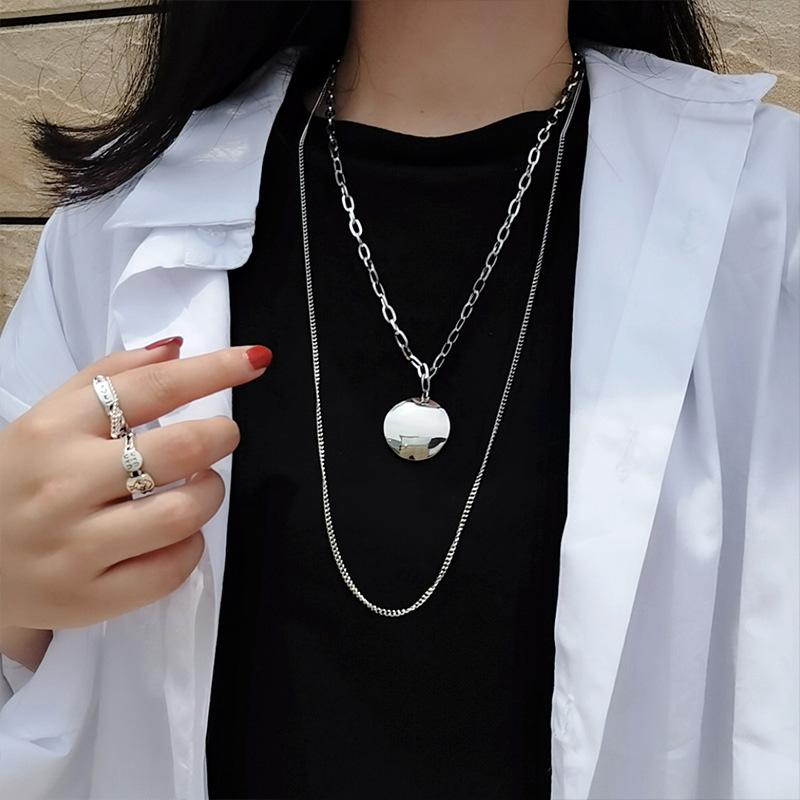 Pendant Necklaces Hip-Hop Round Coin Necklace Punk Double Layered Chain For Men Women Silver Color Jewellery On Neck
Pendant Necklaces Hip-Hop Round Coin Necklace Punk Double Layered Chain For Men Women Silver Color Jewellery On Neck