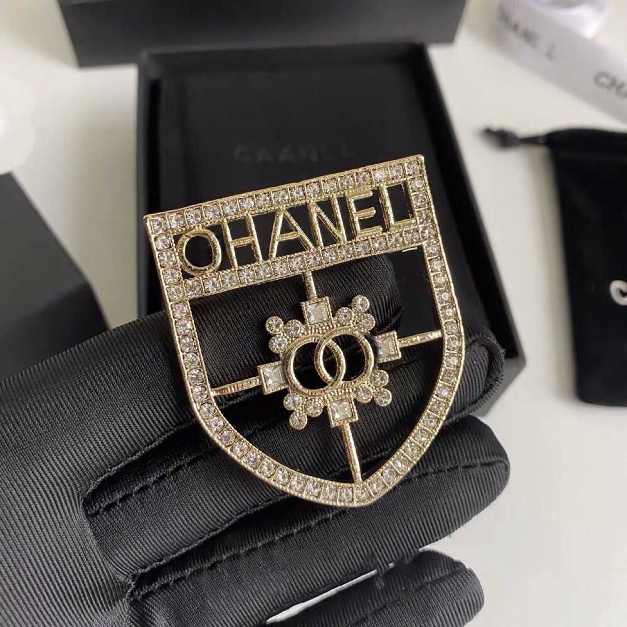 Korean shield Brooch small fragrance casual black sweater suit badge CD home with new style 40AO, Blue;gray
Korean shield Brooch small fragrance casual black sweater suit badge CD home with new style 40AO, Blue;gray