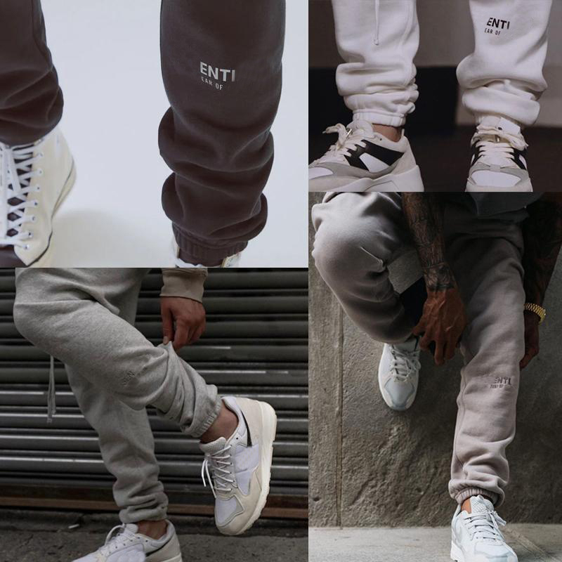 2021 new spring fashion Pants Reflective Embroidery Sweat Pants Men Women Brand Designer Casual Long Pants Hip Hop Skateboard Streetwear, Beige
2021 new spring fashion Pants Reflective Embroidery Sweat Pants Men Women Brand Designer Casual Long Pants Hip Hop Skateboard Streetwear, Beige