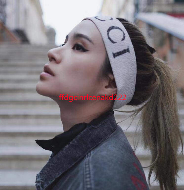 39 GGHOT Classic Women's Headband Scarf Fashion Elastic Headband Hair Bands for Men Women Turban Headwraps
39 GGHOT Classic Women's Headband Scarf Fashion Elastic Headband Hair Bands for Men Women Turban Headwraps
