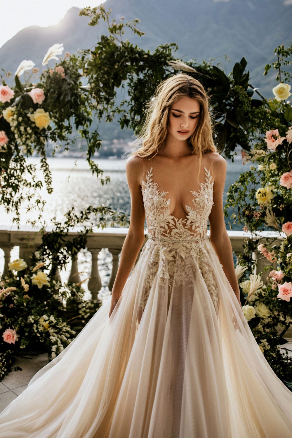 Berta Lace Appliqued Wedding Dresses Sheer Jewel Neck Bridal Gowns Backless Sequined Beach Floor Length A Line Sweep Train Tulle Vestido De Novia 415