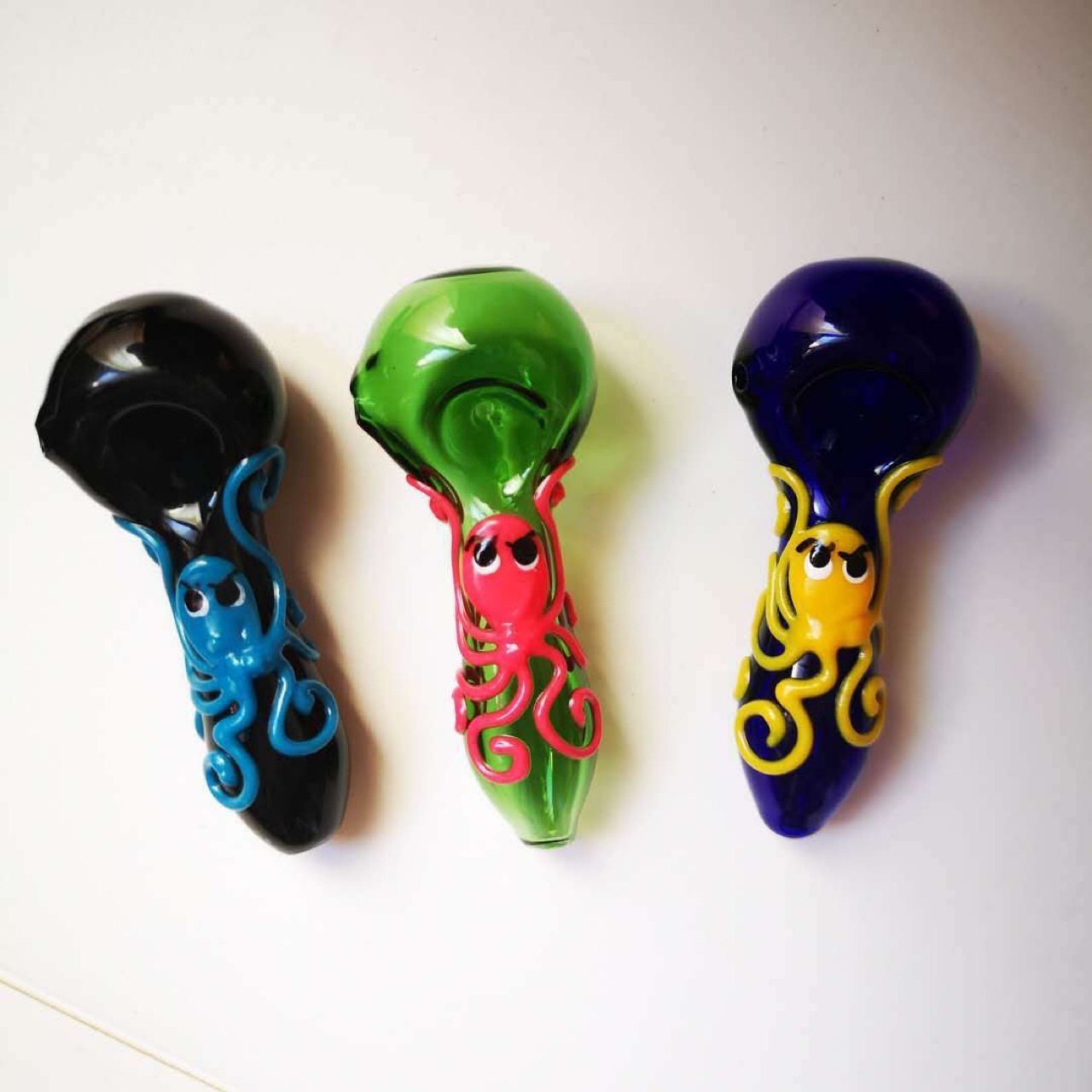wholesale Three color patterns new water pipe smoking pipes with glass bucket portable for smoking
wholesale Three color patterns new water pipe smoking pipes with glass bucket portable for smoking