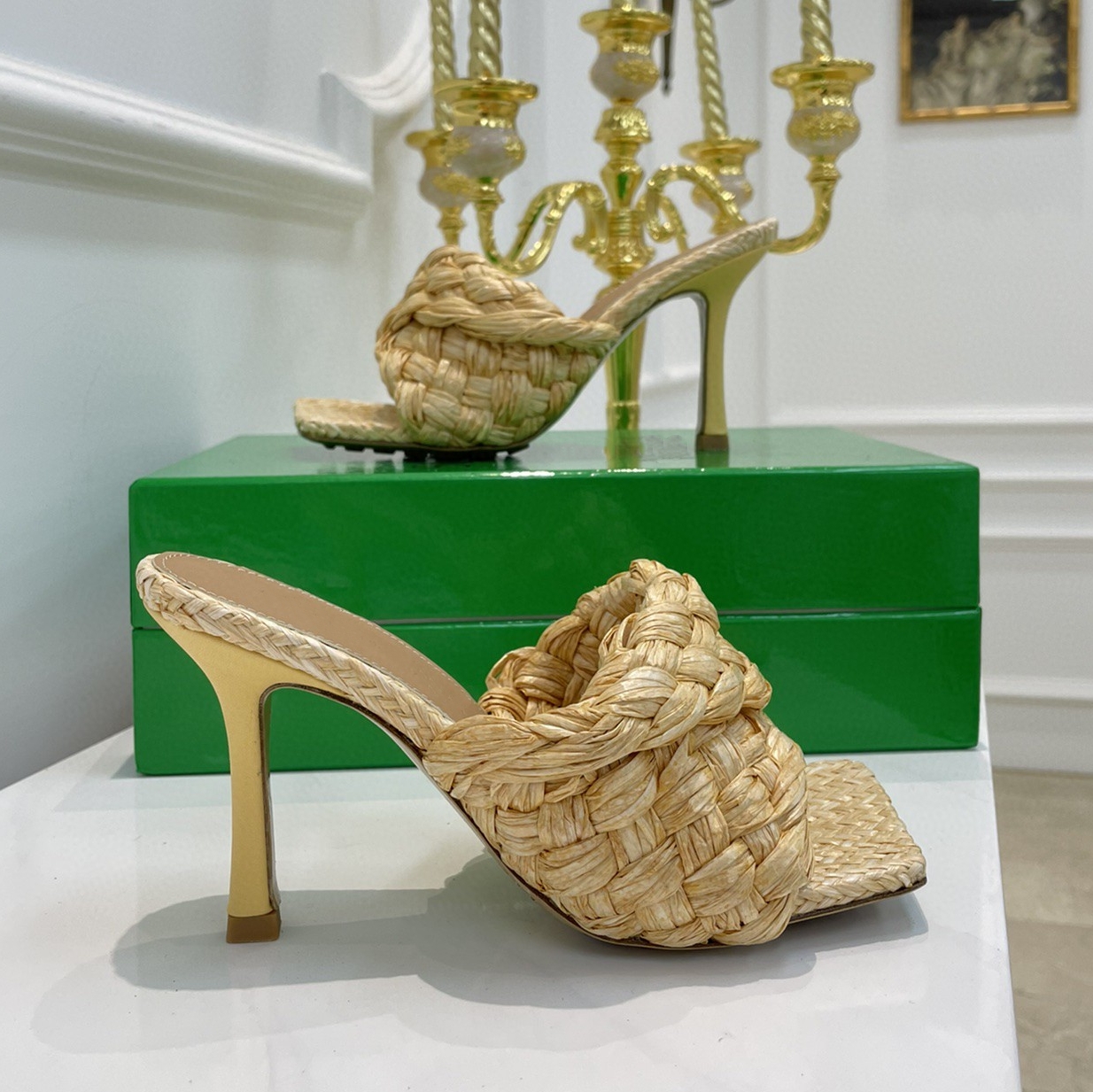 top quality ladies mule sandals strechy twisted strap lavender raffia genuine leather high heel luxury women shoes boutique 9cm Size 34 to 42, Extra carton;not shoes
top quality ladies mule sandals strechy twisted strap lavender raffia genuine leather high heel luxury women shoes boutique 9cm Size 34 to 42, Extra carton;not shoes