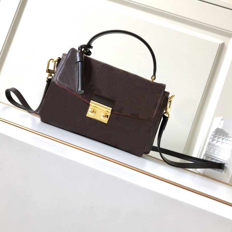 Classic Lady Leather CROISETTE Shoulder Bag Luxury Designer Fashion Handbags Totes checkerboard Letter Pattern, Brown letter
Classic Lady Leather CROISETTE Shoulder Bag Luxury Designer Fashion Handbags Totes checkerboard Letter Pattern, Brown letter