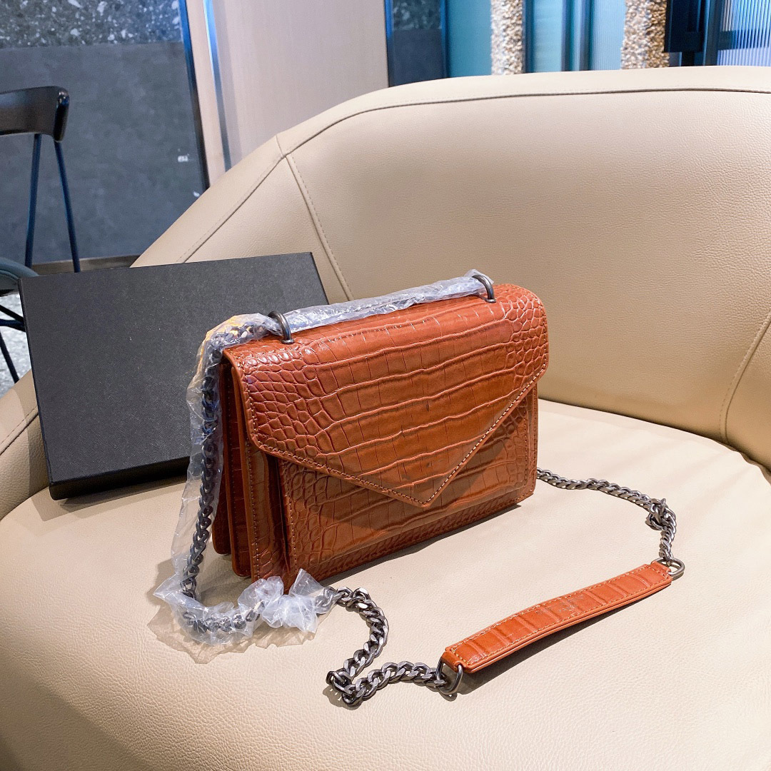 2021 fashionable and beautiful ladies famous shoulder bag leather chain messenger bag fashionable size:Base size:24*6*16cm classic1, Brown
2021 fashionable and beautiful ladies famous shoulder bag leather chain messenger bag fashionable size:Base size:24*6*16cm classic1, Brown