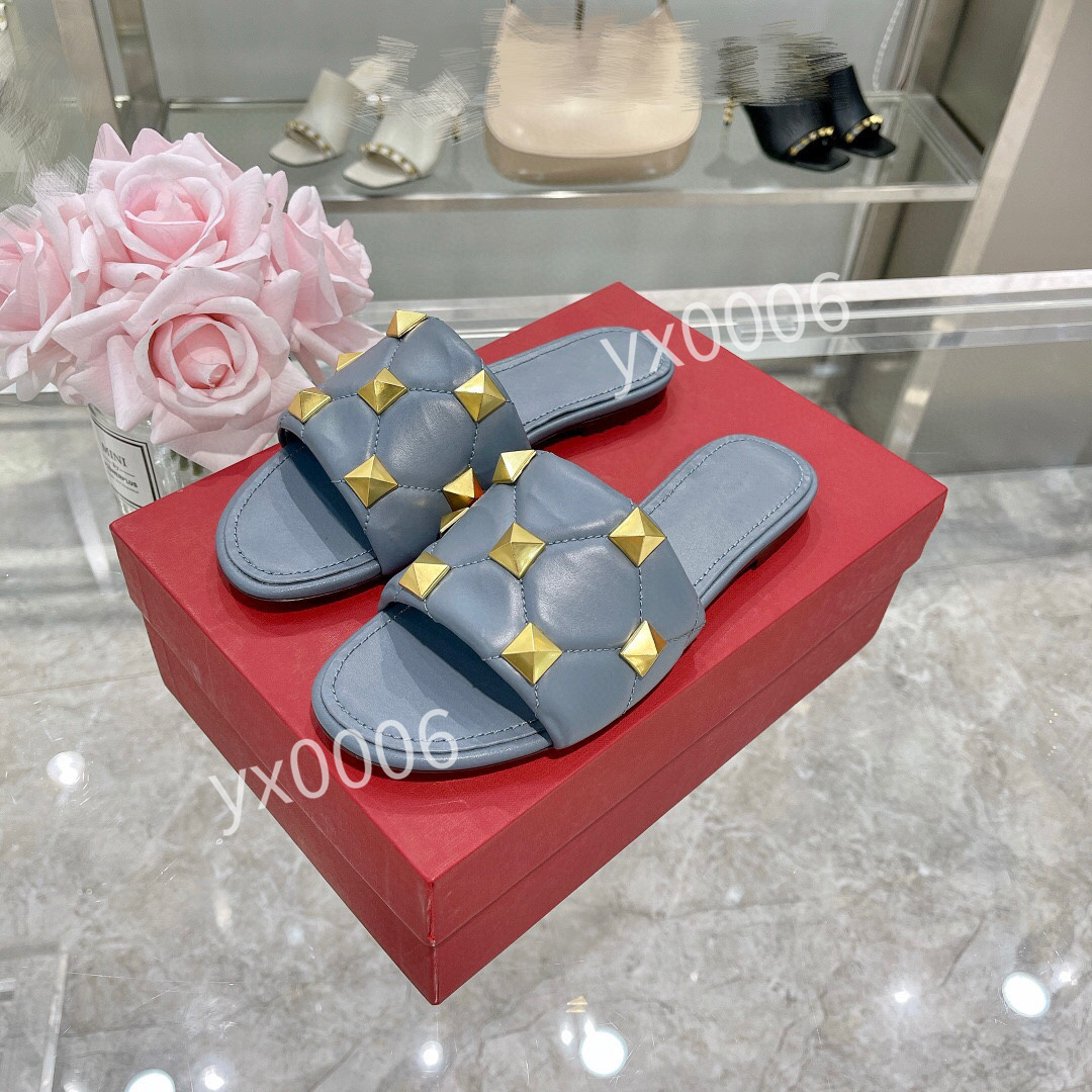 2021 Italy Time Out Sneaker 35-42 Low Casual Shoes Women Treaded Rubber Outsole Printed Calf Leather Classic Trainers yh211119, Choose the color
2021 Italy Time Out Sneaker 35-42 Low Casual Shoes Women Treaded Rubber Outsole Printed Calf Leather Classic Trainers yh211119, Choose the color