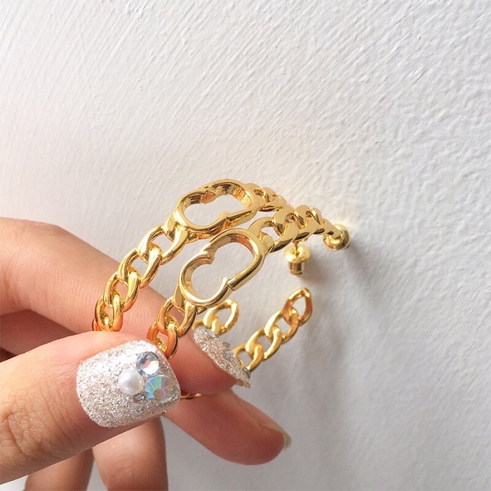 Fashion Jewelry Women Earrings Gold Hoop Huggie Luxury Designer Style with correct Letters Stainless Steel Silver Copper Bracelts and Rings
Fashion Jewelry Women Earrings Gold Hoop Huggie Luxury Designer Style with correct Letters Stainless Steel Silver Copper Bracelts and Rings