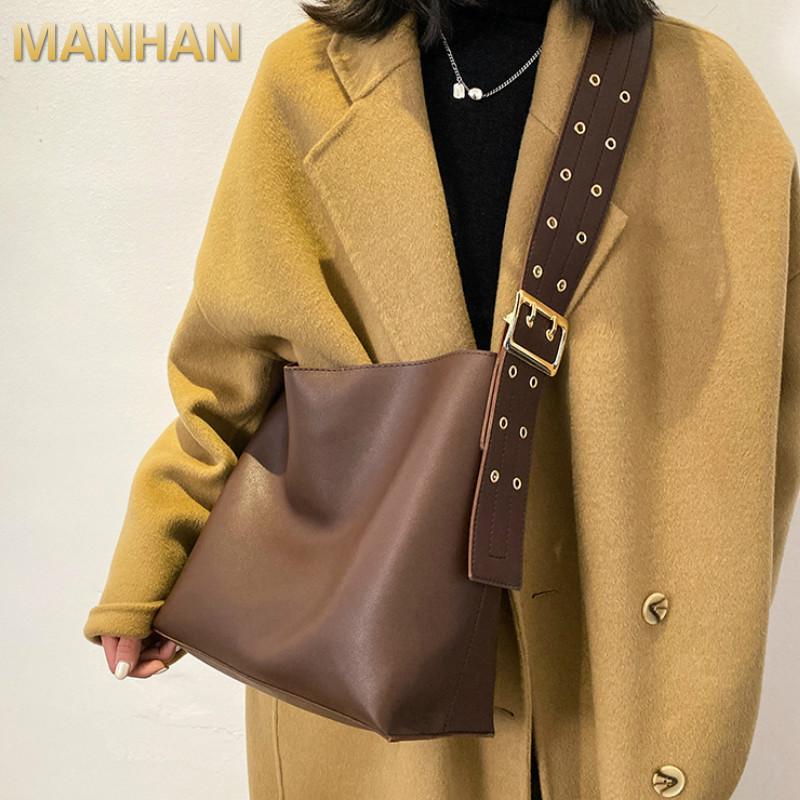 MANHANComposite Bag Leather Shoulder Bag for Women 2021 Wide Belt Designer Handbags Women's Trend Solid Color Bucket, Black
MANHANComposite Bag Leather Shoulder Bag for Women 2021 Wide Belt Designer Handbags Women's Trend Solid Color Bucket, Black