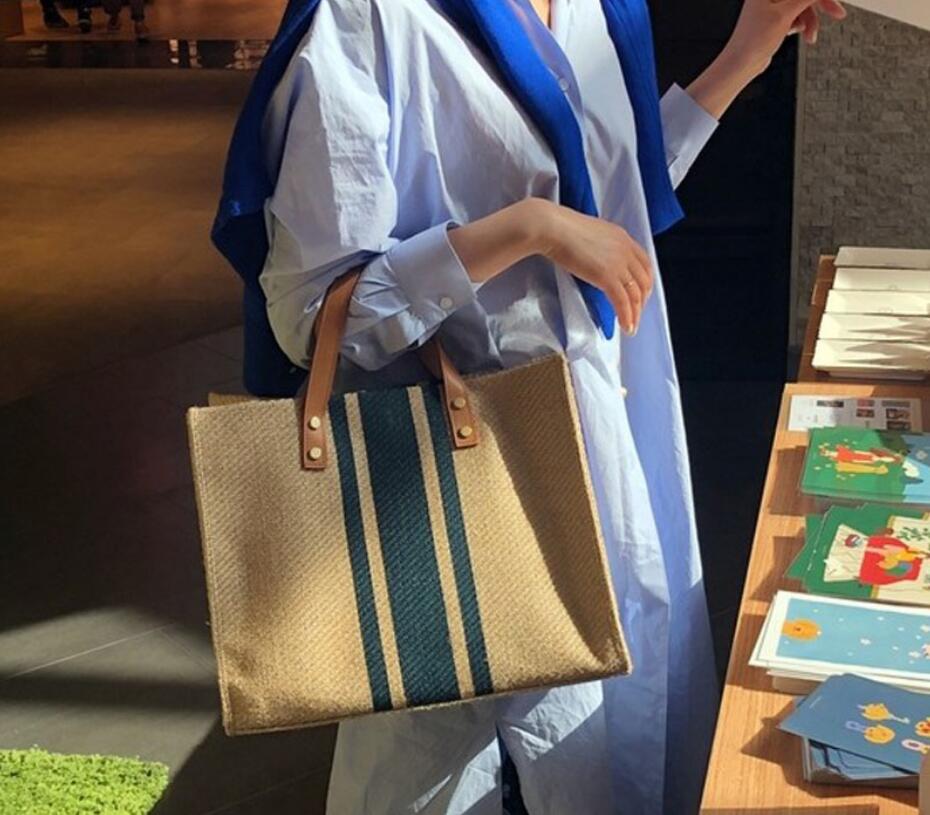 Brand Fashion Vintage Handbags Womens C bags Designer for Women Leather black white red Chain Bag Lychee pattern Cross body Shoulder Bags 
Brand Fashion Vintage Handbags Womens C bags Designer for Women Leather black white red Chain Bag Lychee pattern Cross body Shoulder Bags