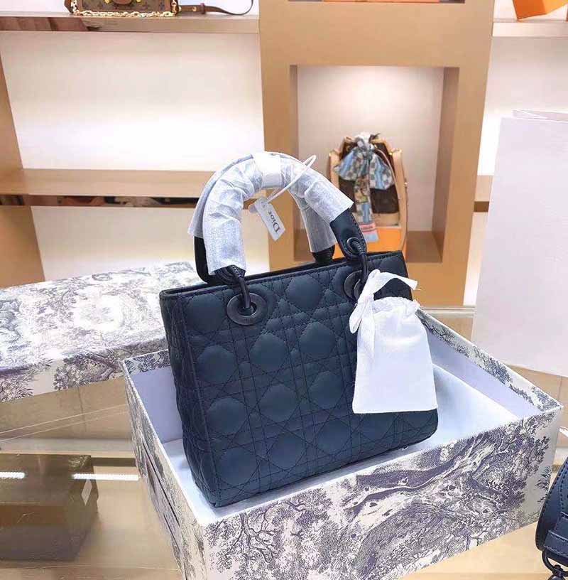 3A Designer Luxury Handbags Purses Women Shoulder bag Genuine Leather with Houndstooth Fabric CrossBodybag Saddle Handbag High Quality Bag, Make up the difference option
3A Designer Luxury Handbags Purses Women Shoulder bag Genuine Leather with Houndstooth Fabric CrossBodybag Saddle Handbag High Quality Bag, Make up the difference option