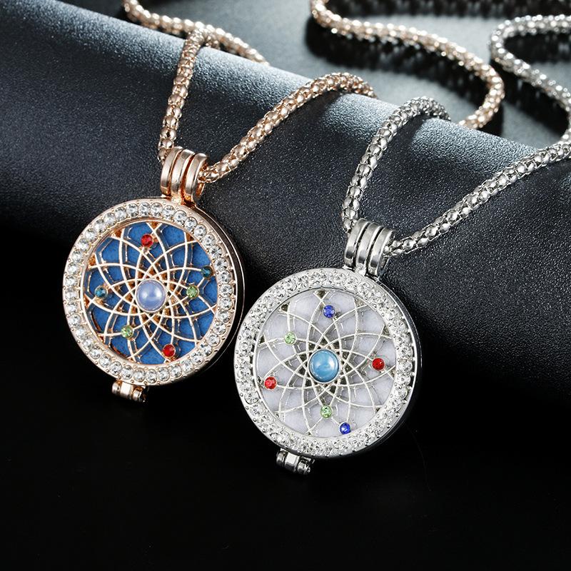Pendant Necklaces 35mm Flower Coin Necklace Perfume Essential Oil Openable Locket With Pads
Pendant Necklaces 35mm Flower Coin Necklace Perfume Essential Oil Openable Locket With Pads