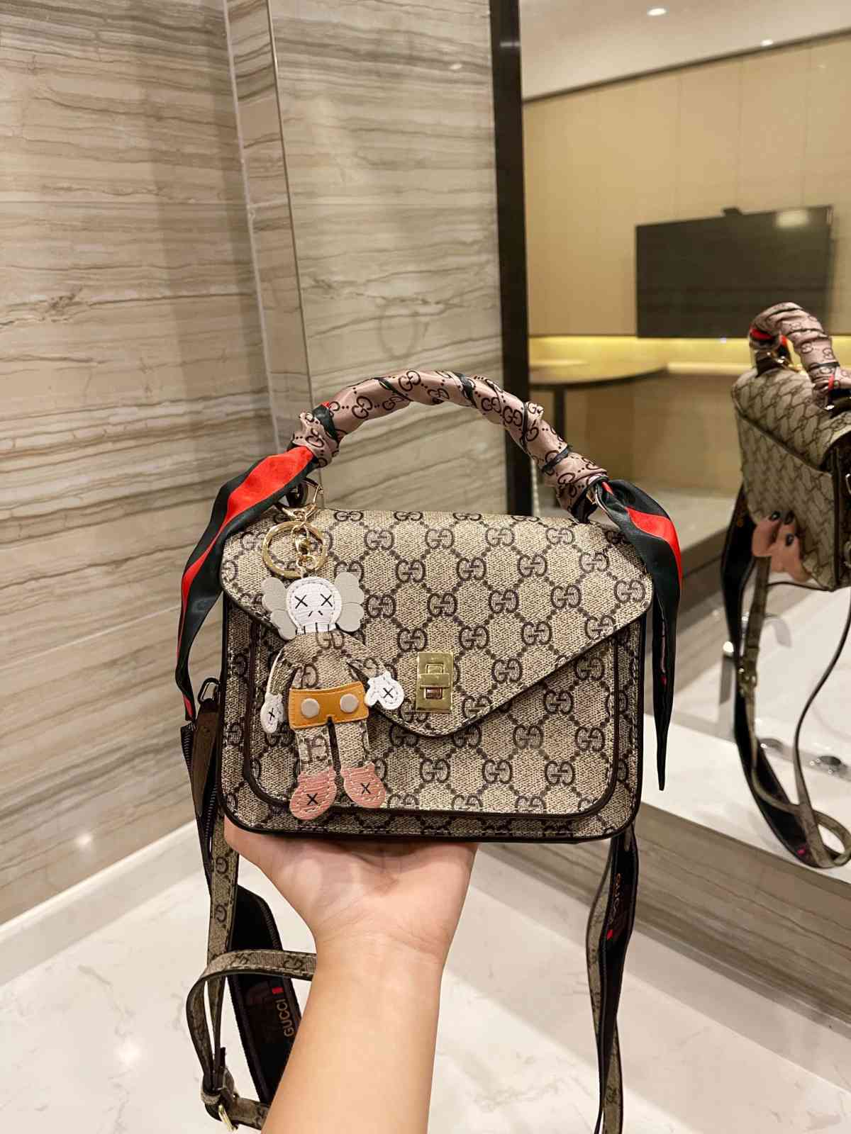 Women Luxurys Designers Bags 2021 TB organ chain strip small square litc Crossbody Bag totes designer handbag Purse Wallet Handbags tote 6U59
Women Luxurys Designers Bags 2021 TB organ chain strip small square litc Crossbody Bag totes designer handbag Purse Wallet Handbags tote 6U59