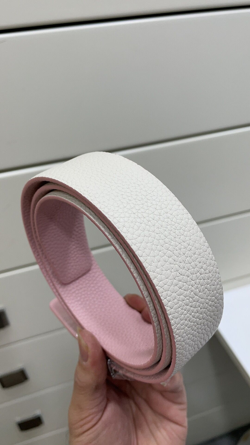 2022 Luxury Brand Belts Mens Clothing Accessories Business Designer Belt For Men Big Buckle Fashion Womens Leather Belts Wholesale With Origial Box #0018, Silver
2022 Luxury Brand Belts Mens Clothing Accessories Business Designer Belt For Men Big Buckle Fashion Womens Leather Belts Wholesale With Origial Box #0018, Silver