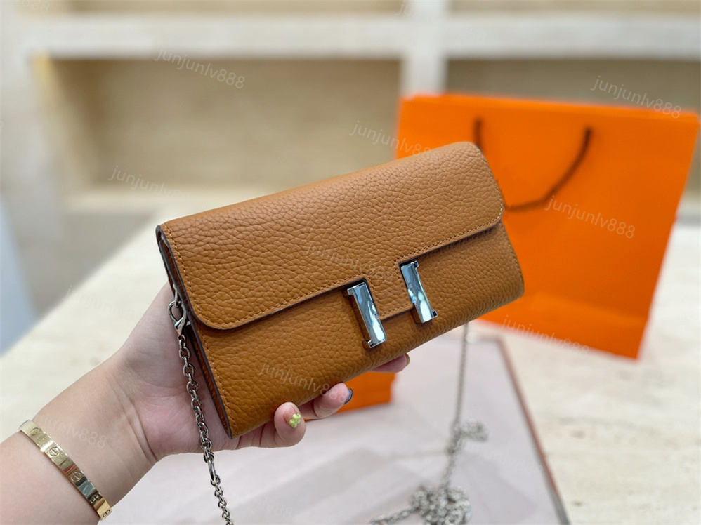 5A Chain French Bag Fashion famous designer handbag hot girl women's high quality cross shoulder zipper leisure wallet letter women's new perfect Wallet
5A Chain French Bag Fashion famous designer handbag hot girl women's high quality cross shoulder zipper leisure wallet letter women's new perfect Wallet