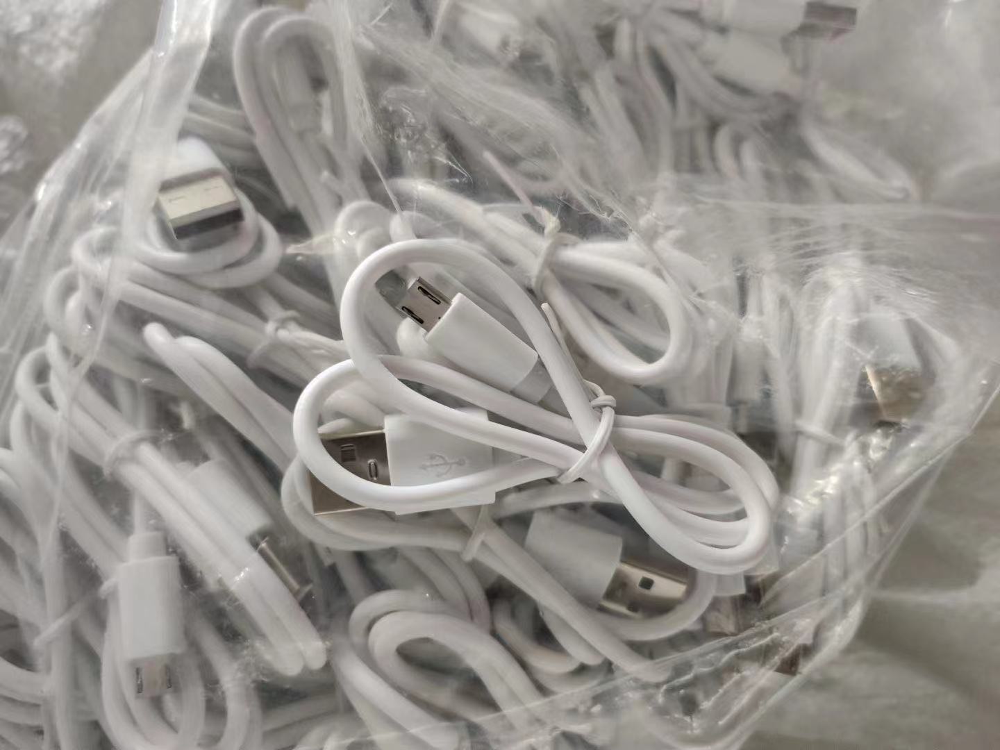 The Data Cable Is Suitable for Android Type-c Interface Huawei and Xiaomi Mobile Phones Are Suitable for Fast Charging and Charging Cables, White
The Data Cable Is Suitable for Android Type-c Interface Huawei and Xiaomi Mobile Phones Are Suitable for Fast Charging and Charging Cables, White