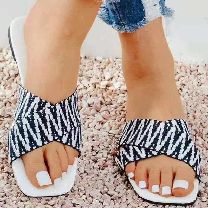 Slippers Summer Outdoor Beach Women Striped Cross Elastic Band Strap Flat Rubber Sole Fashion Casual Leisure Ladies Shoes 2021, Black
Slippers Summer Outdoor Beach Women Striped Cross Elastic Band Strap Flat Rubber Sole Fashion Casual Leisure Ladies Shoes 2021, Black