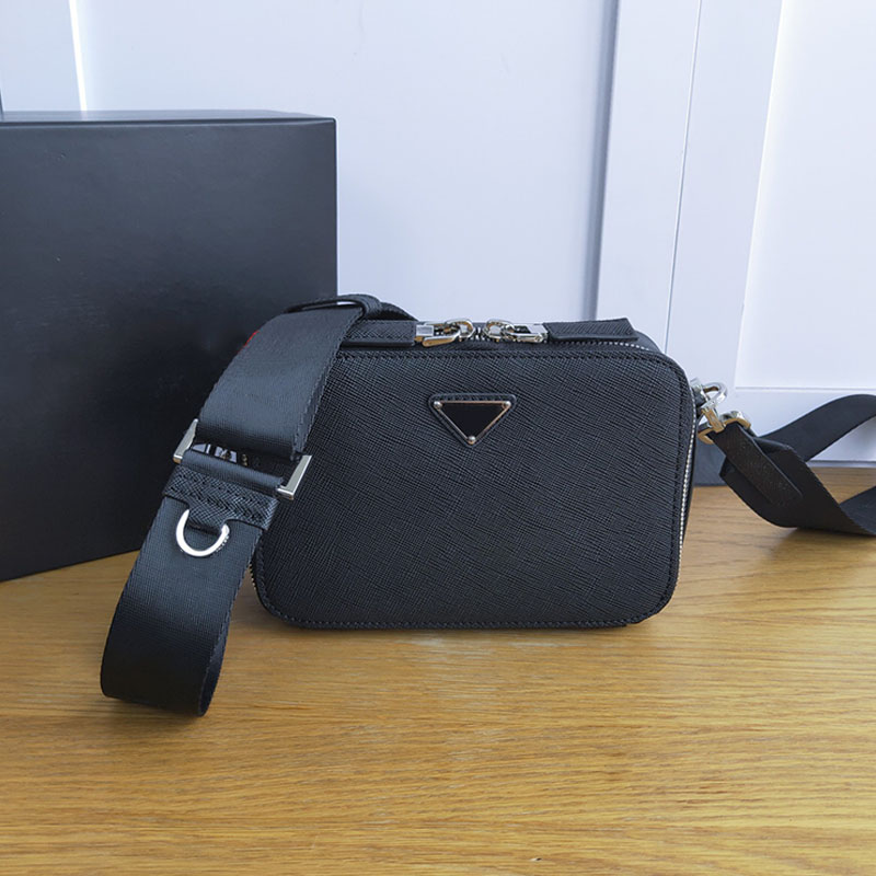 2022 mens and womens messenger bag high quality leather one shoulder bags wallets designer backpack handbag purse with original box, Genuine leather
2022 mens and womens messenger bag high quality leather one shoulder bags wallets designer backpack handbag purse with original box, Genuine leather