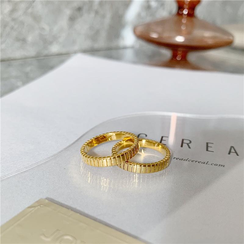 Wedding Rings Waterproof Simple Gear Shape Woman Man Stainless Steel Fashion Personality 18k Gold Baroque Engagement 2021, Slivery;golden
Wedding Rings Waterproof Simple Gear Shape Woman Man Stainless Steel Fashion Personality 18k Gold Baroque Engagement 2021, Slivery;golden