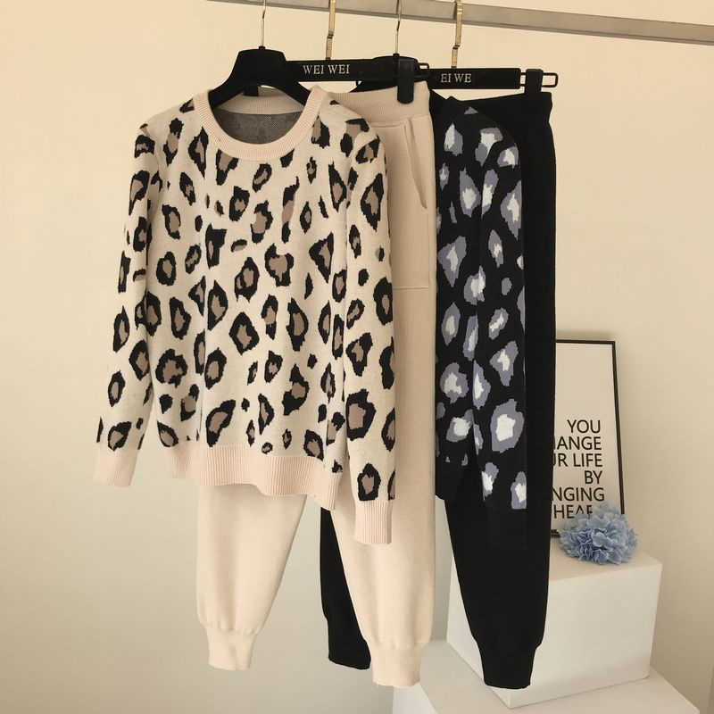 fashion Autumn Winter Women Suits Leopard Knitted O-Collor Pullover Sweater and Pants Two Piece Set TZ49 T200817, Black
fashion Autumn Winter Women Suits Leopard Knitted O-Collor Pullover Sweater and Pants Two Piece Set TZ49 T200817, Black