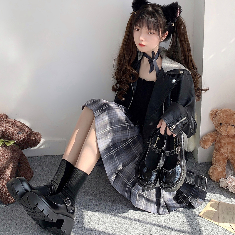 Japanese Gothic Black High Heels 5cm Platform Velcro Round Head Fashion Anime Jane Jk Uniform Shoes Ab37, Black patent leather
Japanese Gothic Black High Heels 5cm Platform Velcro Round Head Fashion Anime Jane Jk Uniform Shoes Ab37, Black patent leather