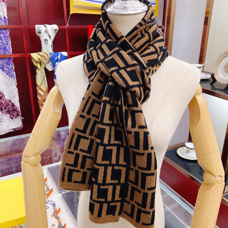 High Quality Cashmere Scarf Designer Mens Scarves Luxurys Designers Womens Pashmina Wraps Shawl Full Letter Printed Echarpe Wollen Scarfs
High Quality Cashmere Scarf Designer Mens Scarves Luxurys Designers Womens Pashmina Wraps Shawl Full Letter Printed Echarpe Wollen Scarfs