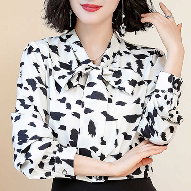 Autumn Long Sleeve Women Blouses Shirts Blouse Women Blusas Mujer De Moda Bow V-Neck Print Chiffon Blouse Shirt Tops D639 210602, White
Autumn Long Sleeve Women Blouses Shirts Blouse Women Blusas Mujer De Moda Bow V-Neck Print Chiffon Blouse Shirt Tops D639 210602, White